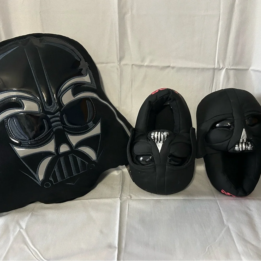 Star Wars Darth Vader Slippers and Pillow Set, Kids Size 11-12 - New W/out Tags - Picture 3 of 10